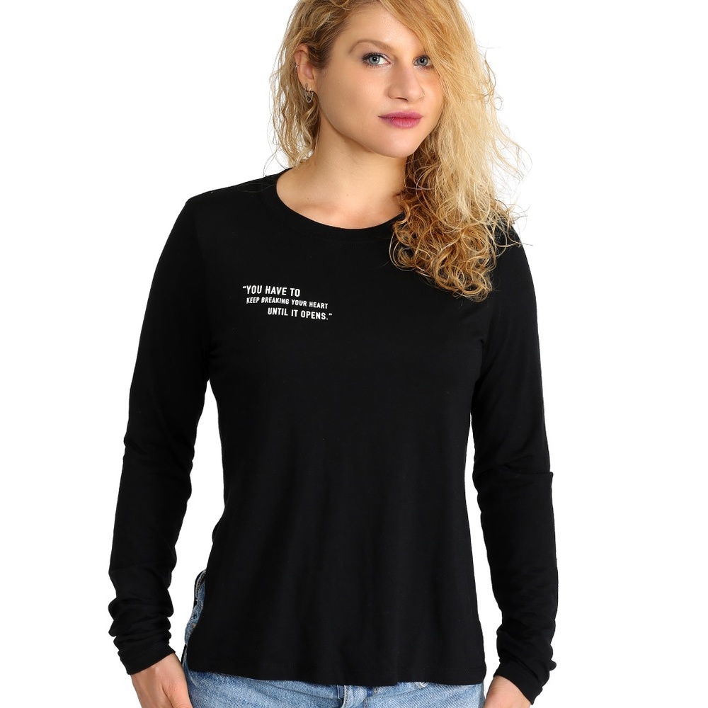 WOMEN'S FLOWY LONG SLEEVE TEE